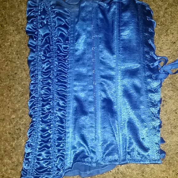 Bustier - Picture 3 of 4